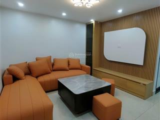 Chính chủ cho thuê chtt thành công, láng hạ, 65m2. 2pn, 2wc. full nội thất xịn sò. 2 thoáng