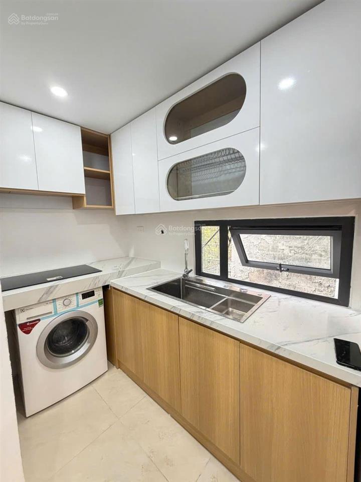 Chính chủ cho thuê chtt thành công, láng hạ, 65m2. 2pn, 2wc. full nội thất xịn sò. 2 thoáng