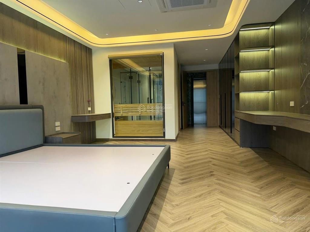 Hiếm! cho thuê gấp nhà phố kim mã, đào tấn. 80m2*5t, thang máy. 6pn. gara ô tô, ngõ thông. ở, cty
