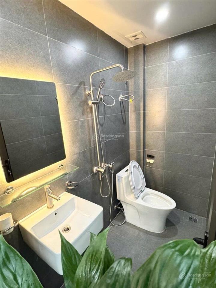 Cho thuê gấp nhà phố linh lang, đội cấn. ngõ 3m. 30m ra đường ô tô tránh. 40m2 x 5t. 3pn. full đồ