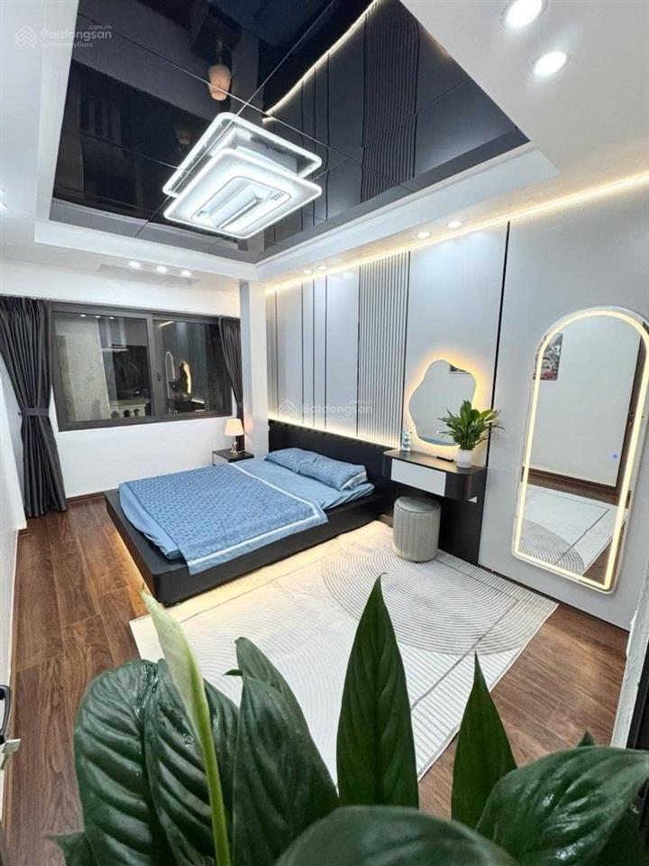 Cho thuê gấp nhà phố linh lang, đội cấn. ngõ 3m. 30m ra đường ô tô tránh. 40m2 x 5t. 3pn. full đồ
