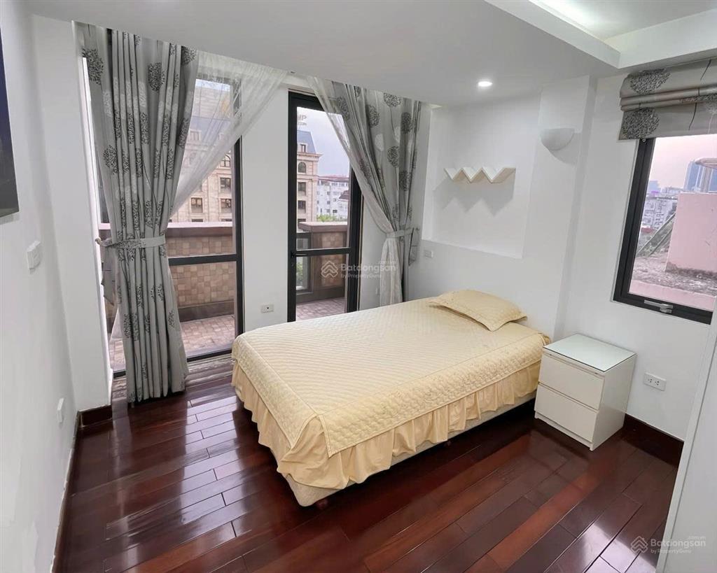 Hiếm! chcc tầng 3 đường nguyên hồng, vũ ngọc phan 43m2, 1pn, 1pk. full nội thất. thang máy