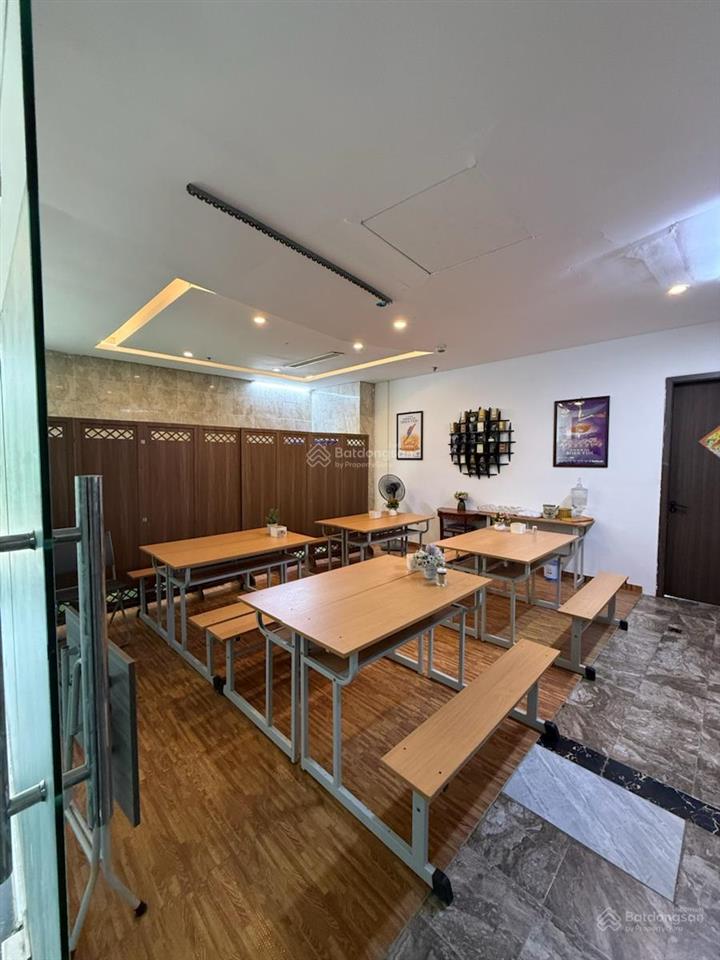 Cho thuê gấp sàn vp phố vạn bảo, vạn phúc. dt 80m2, 2 phòng, thang máy. ô tô tránh. vỉa hè rộng