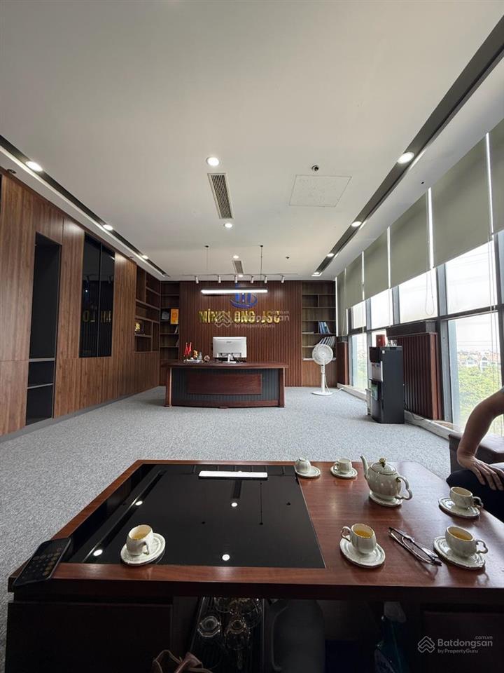 Cho thuê gấp sàn vp phố vạn bảo, vạn phúc. dt 80m2, 2 phòng, thang máy. ô tô tránh. vỉa hè rộng