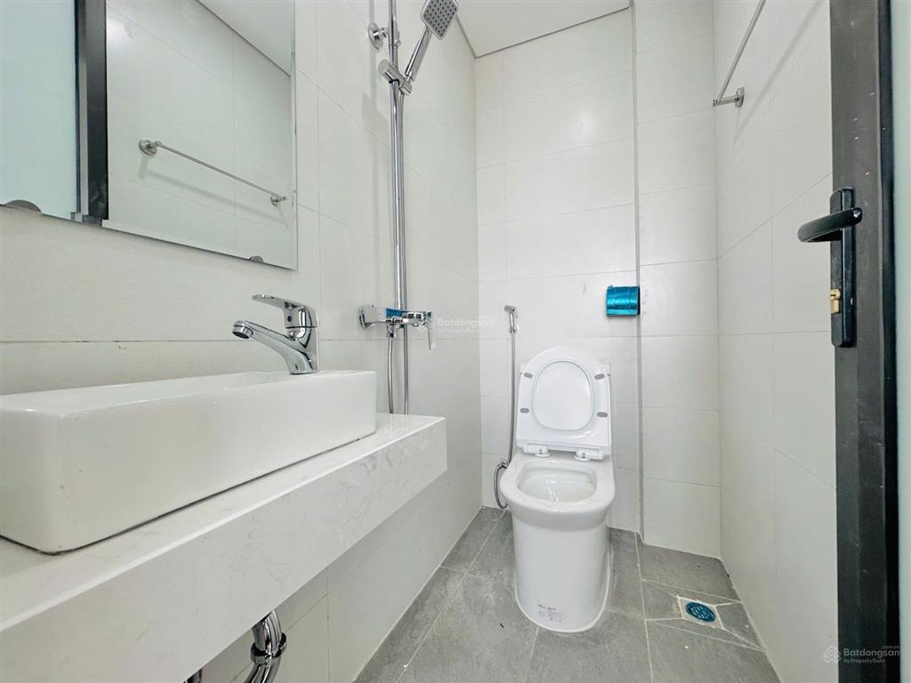 Cho thuê gấp sàn vp phố vạn bảo, vạn phúc. dt 80m2, 2 phòng, thang máy. ô tô tránh. vỉa hè rộng