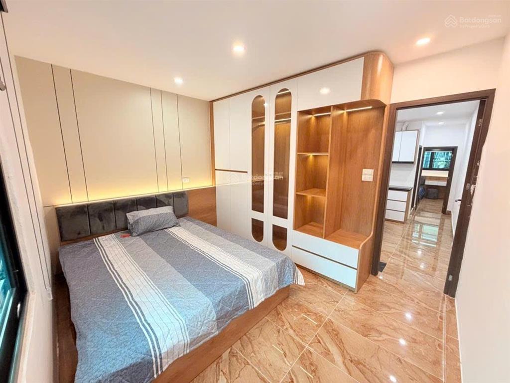 Cực đẹp! cho thuê chtt tầng 2 phố láng hạ, thành công. 85m2, 3pn, 2wc. đủ đồ cơ bản