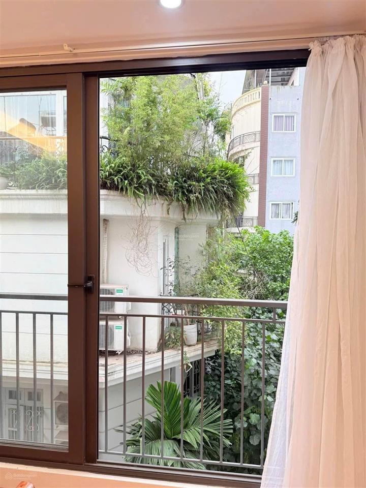 Hiếm! cho thuê ccmn phố đào tấn, linh lang, ba đình. tầng 4, thang máy, 55m2, 1pn, 1pk