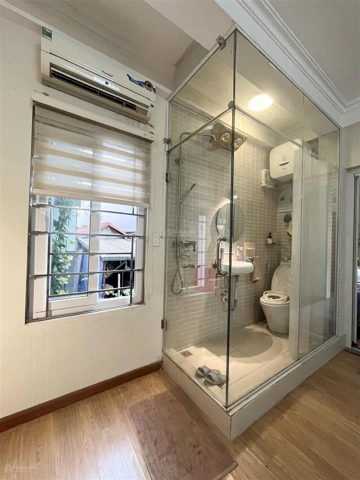Cho thuê ccmn tầng 2 phố linh lang, phan kế bính. 60m2, 1pn, 1pk. full nội thất xịn sò. chỉ 8tr/th
