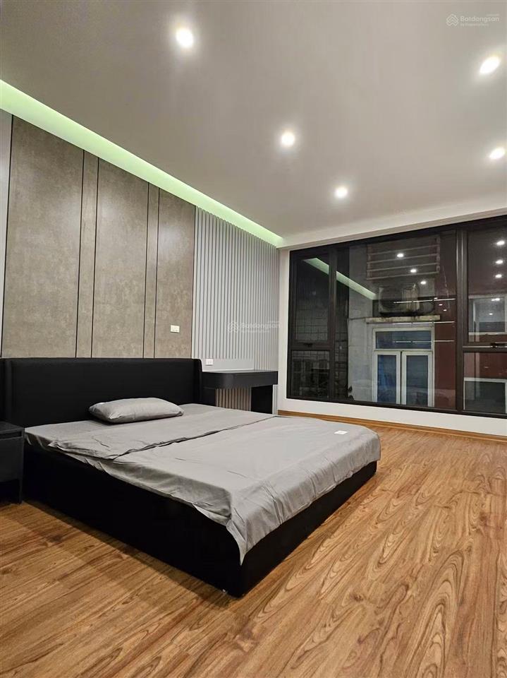 Cho thuê ccmn tầng 2 phố linh lang, phan kế bính. 60m2, 1pn, 1pk. full nội thất xịn sò. chỉ 8tr/th