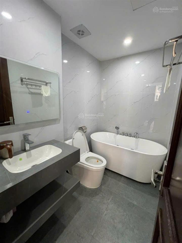 Cực đẹp! nhà phố nguyễn khánh toàn. 50m2*7 tầng. thang máy. gara ô tô. full đồ. chỉ 24tr/th