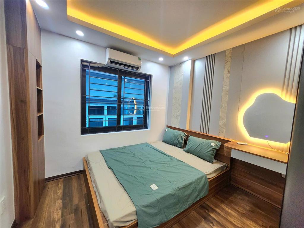 Cực đẹp! cho thuê nhà phố nguyễn chí thanh. 45m2*6tầng. thang máy. ba bước ra đường ô tô. full đồ