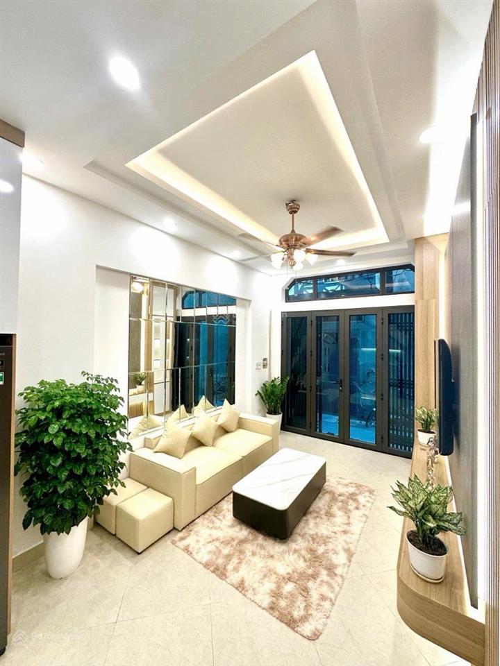 Cực ngon! bán nhà đường đội cấn, vạn bảo. 45m2*5tầng. mt 5,5m, ngõ 3m. ba bước ra phố, ở, kd online