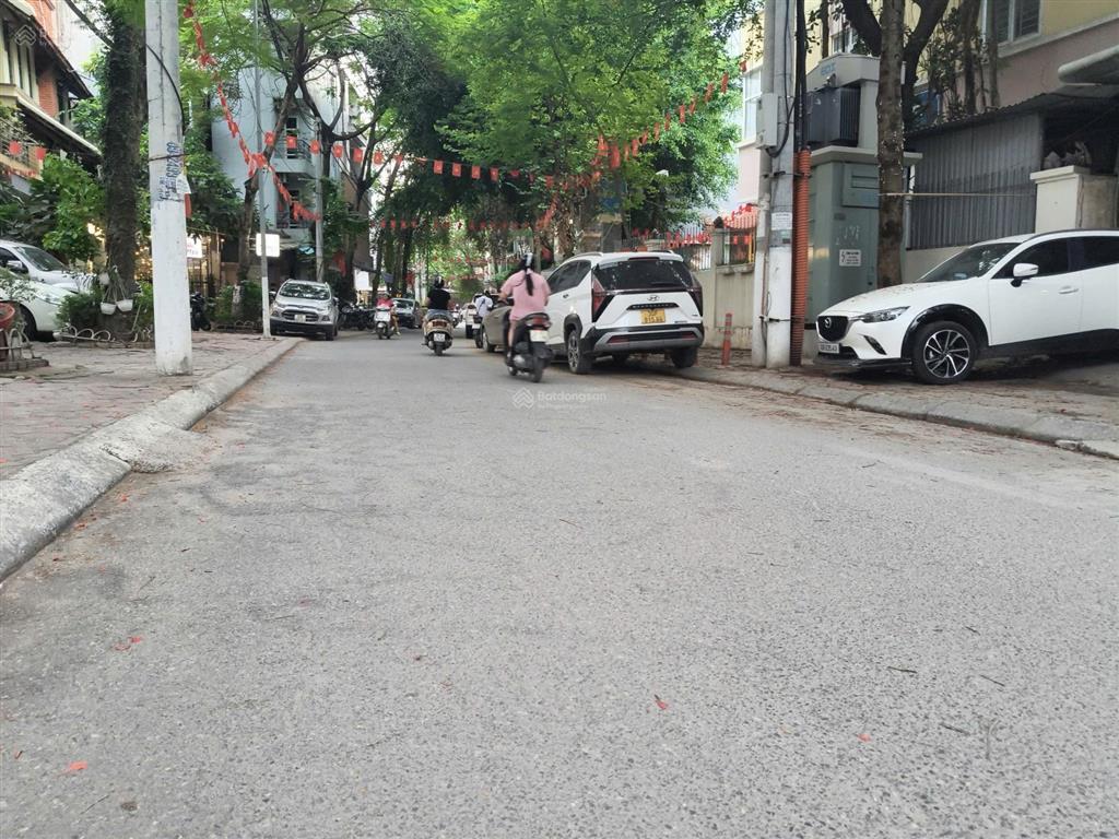 Cực đẹp! sàn vp phố kim mã. ba bước ra hồ ngọc khánh. dt 65m2, chia 2 phòng. đh, đồ vp đủ. ngõ 6m