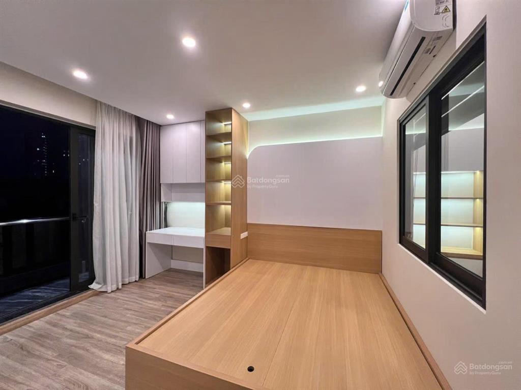 Chính chủ ngộp bank nhờ bán gấp nhà đường đê la thành, giảng võ. 35m2*7t. mt 4m. ở, kd online đỉnh