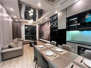 Chính chủ ngộp bank nhờ bán gấp nhà đường đê la thành, giảng võ. 35m2*7t. mt 4m. ở, kd online đỉnh