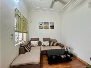 Cho thuê gấp nhà phố vĩnh phúc, đội nhân. 50m2*3t. 3pn. full nội thất. ba bước ra đường ô tô tránh