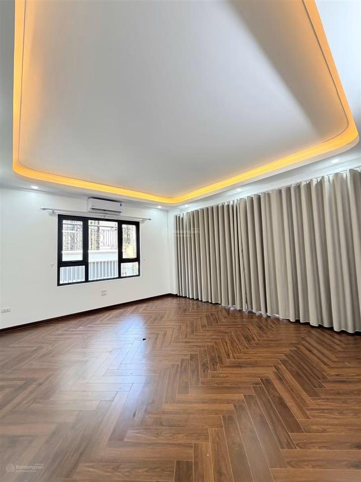 Cực đẹp! cho thuê nhà phố nguyễn chí thanh, chùa láng. 70m2*5t, 6pn. đường hè 6,5m. nhà mới