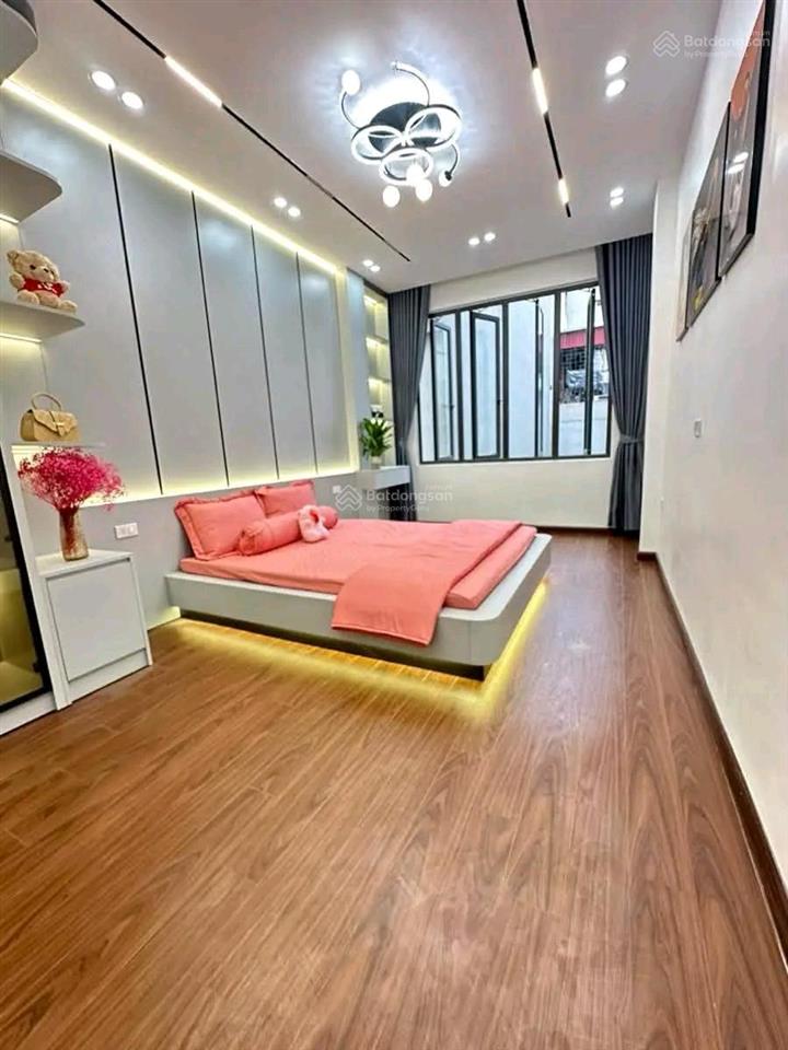 Hiếm! bán gấp nhà đường kim mã, ngọc khánh. dt 30m2*5t. 3pn. nhà mới. ở, online, kd đỉnh