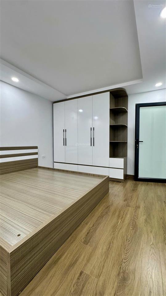 Hiếm! cho thuê gấp chtt tầng 2 đường kim mã, ngọc khánh. 100m2, 3pn, 2wc. full nội thất