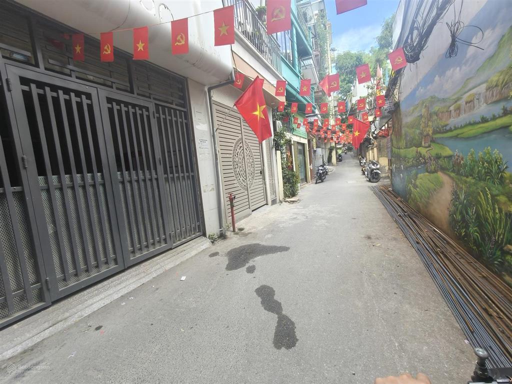 Cực gấp! bán nhà đường xuân phương, phương canh. 35m2*5t. mt 4,5m. ngõ ba gác. ba bước ra đường ôtô