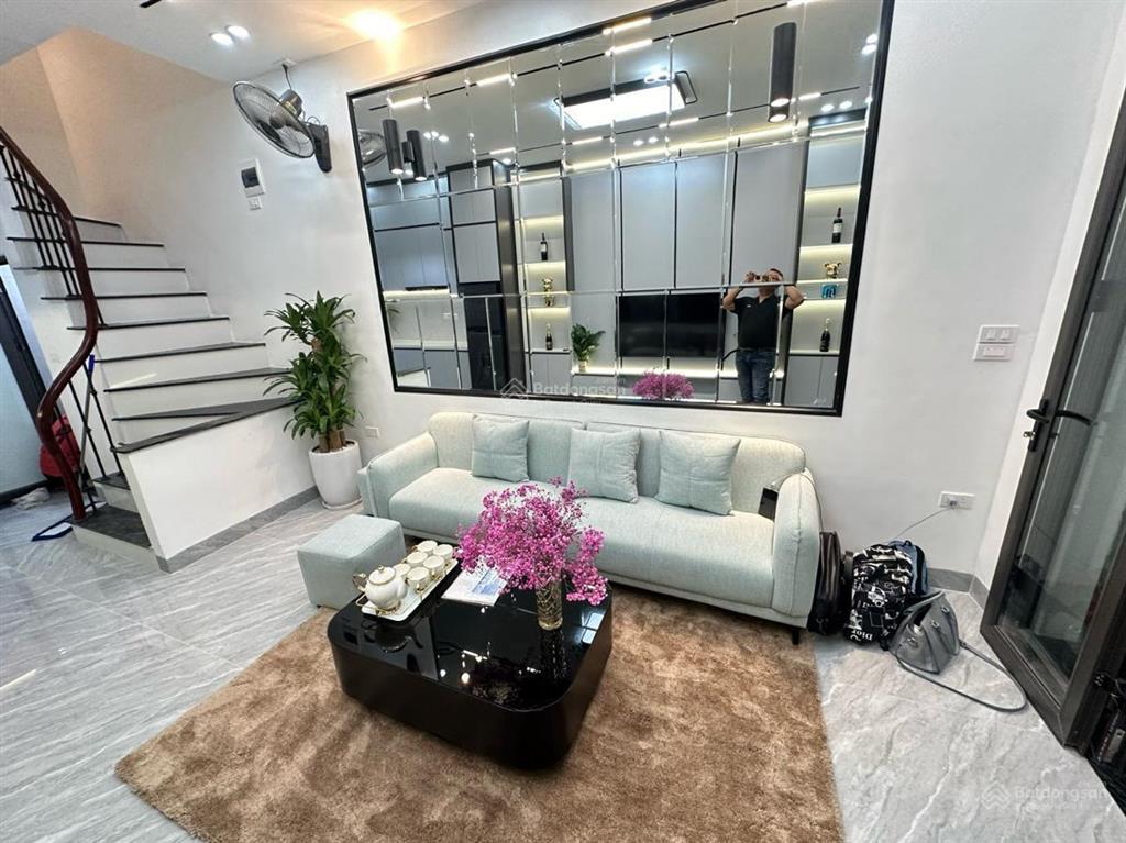 Cực gấp! bán nhà đường xuân phương, phương canh. 35m2*5t. mt 4,5m. ngõ ba gác. ba bước ra đường ôtô