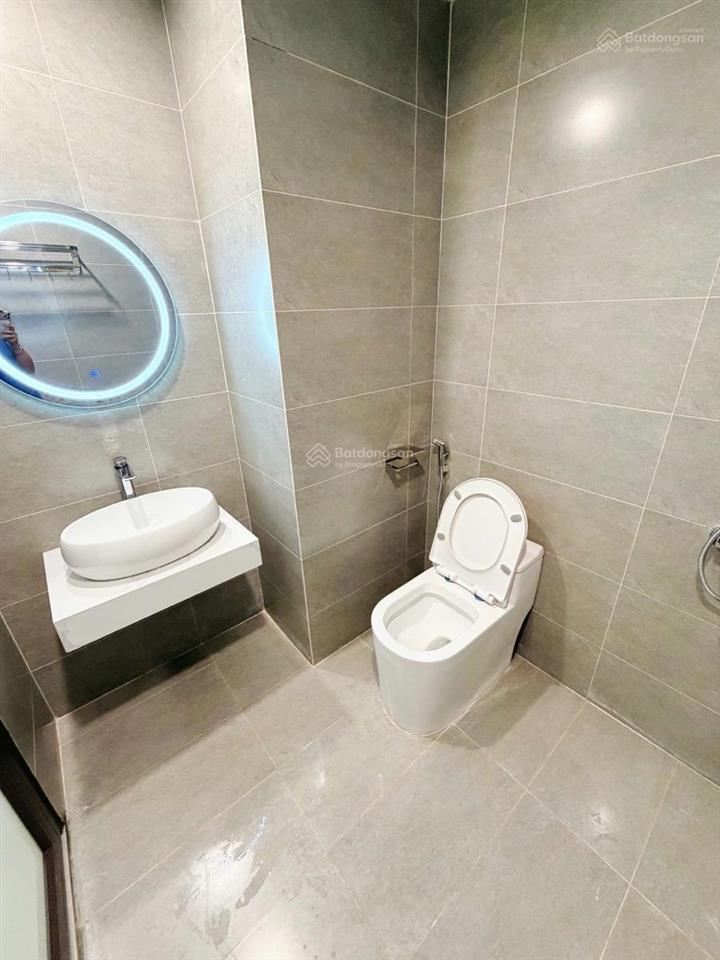 Hiếm! cho thuê chcc đường nguyễn chí thanh. dt 105m2. 3pn, 2wc. đủ nội thất. lô góc, thoáng, sáng
