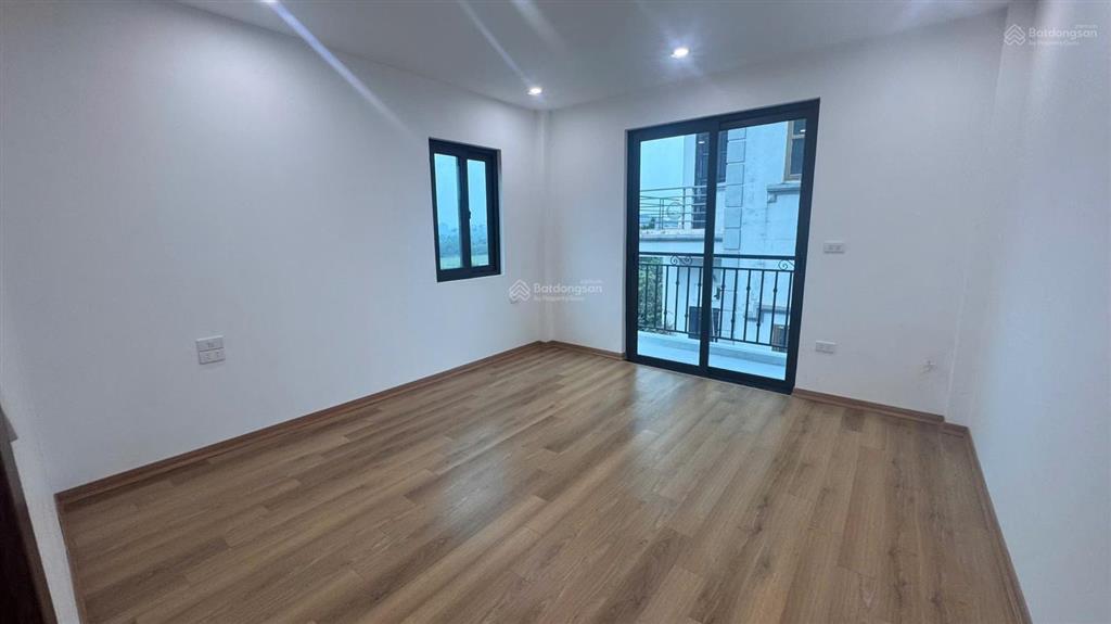 Quá đẹp! xây mới! chỉ 4tr. ô tô vào nhà. cho thuê nhà đường tân phú. dt 50m2*4t. mt 6m. lô góc