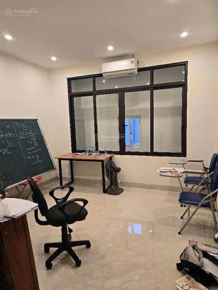 Cực ngon! bán gấp nhà phố hoa bằng, nguyễn khang. dt 50m2*3.5 tầng. mt 4.5m. ngõ 3m. 2 thoáng