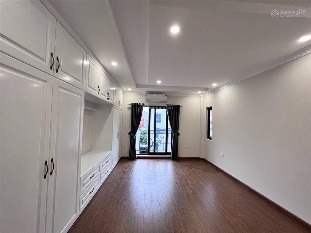 Hiếm!cho thuê nhà phố đào tấn, linh lang. 65m2*5t. 5pn. thang máy. đường hè 8m. ở, vp, cty, kd đỉnh