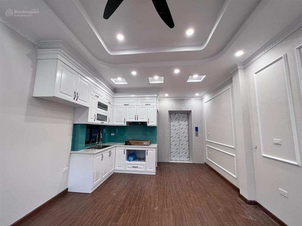 Hiếm!cho thuê nhà phố đào tấn, linh lang. 65m2*5t. 5pn. thang máy. đường hè 8m. ở, vp, cty, kd đỉnh