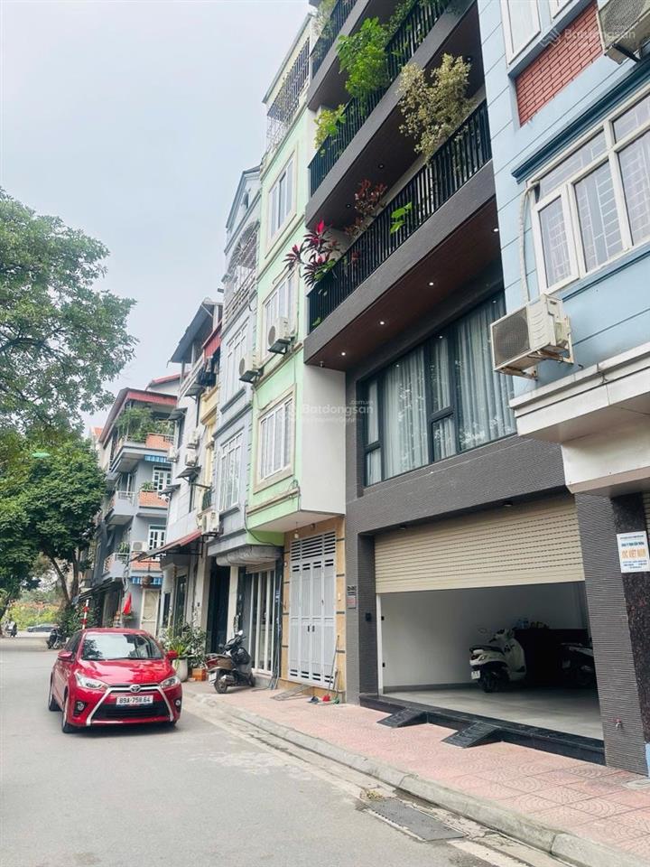 Hiếm! cho thuê nhà phố linh lang, đào tấn 150m2*3tầng. mt 10m. ô tô đỗ cửa. kd nhà hàng, cafe đỉnh