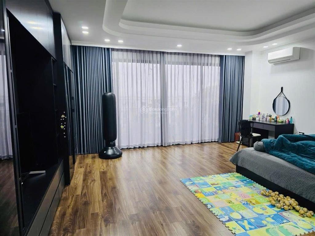 Hiếm! cho thuê nhà phố linh lang, đào tấn 150m2*3tầng. mt 10m. ô tô đỗ cửa. kd nhà hàng, cafe đỉnh