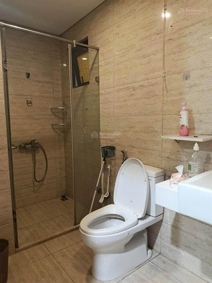 Gấp! cho thuê ccmn phố đào tấn, linh lang. dt 50m2. gồm 1pn, 1pk. đủ đồ. tầng 3, thang máy. ngõ 6m