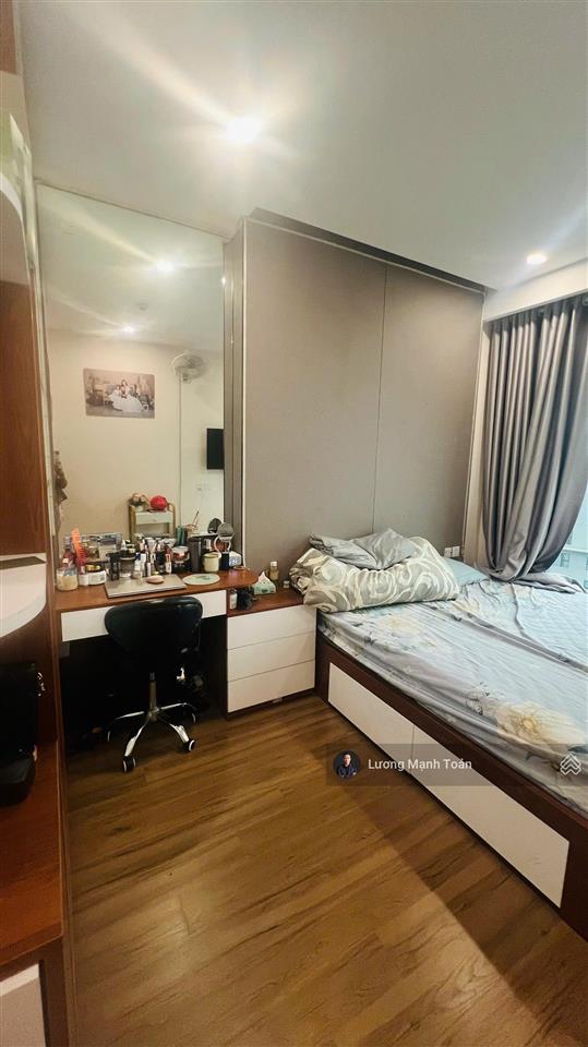Bán căn hộ chung cư cao cấp toà sky oasis ecopark diện tích 98m2 full đồ view biệt thự đảo siêu đẹp