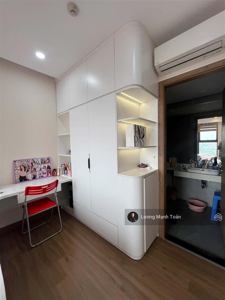 Chung cư sky oasis ecopark dt 68m2, 2pn, 2wc view sông hồng full nội thất cần bán ngay trong tháng