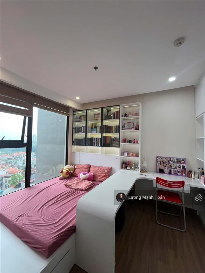 Chung cư sky oasis ecopark dt 68m2, 2pn, 2wc view sông hồng full nội thất cần bán ngay trong tháng