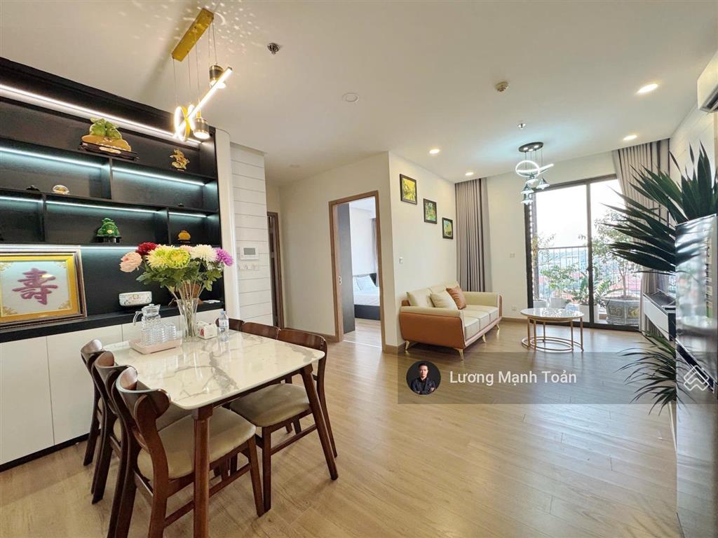 Bán gấp căn chung cư 2pn2wc toà sky oasis ecopark dt68m2 full nội thất đẹp view sông hồng thơ mộng