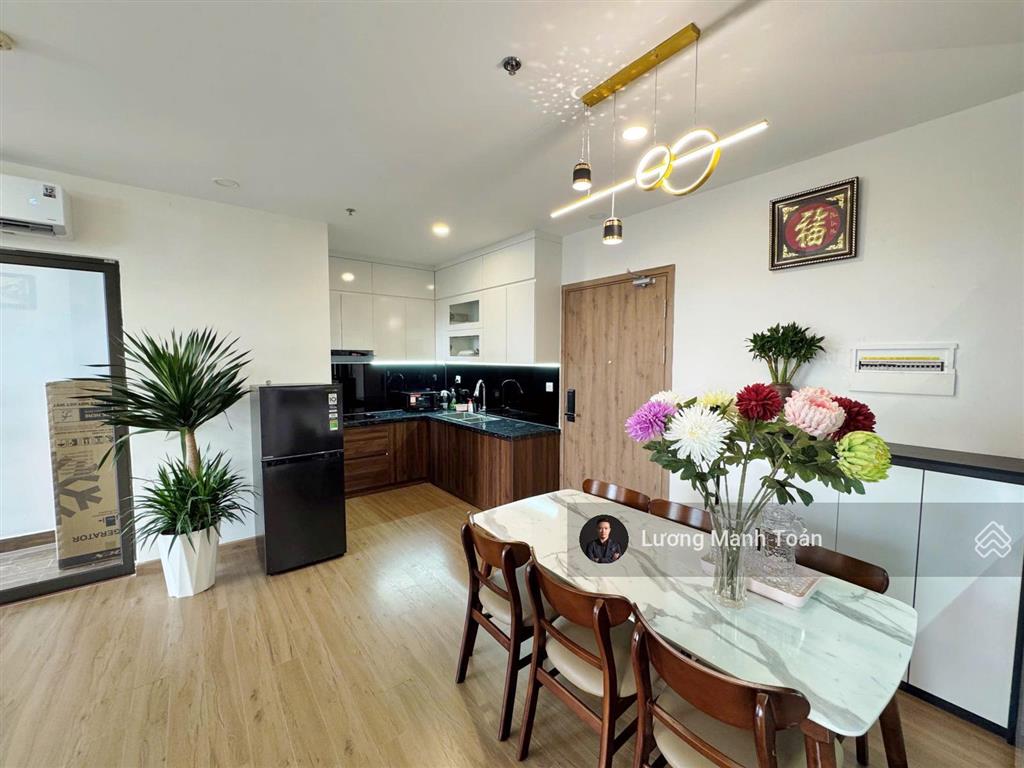 Bán gấp căn chung cư 2pn2wc toà sky oasis ecopark dt68m2 full nội thất đẹp view sông hồng thơ mộng