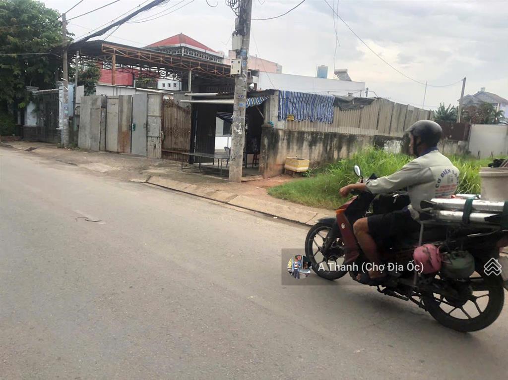 Đất thổ cư mặt tiền đường nhựa thông, gần chợ đầu mối  hóc môn