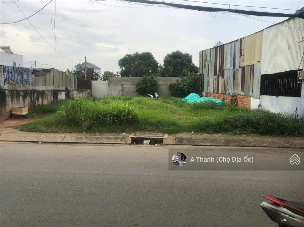 Đất thổ cư mặt tiền đường nhựa thông, gần chợ đầu mối  hóc môn