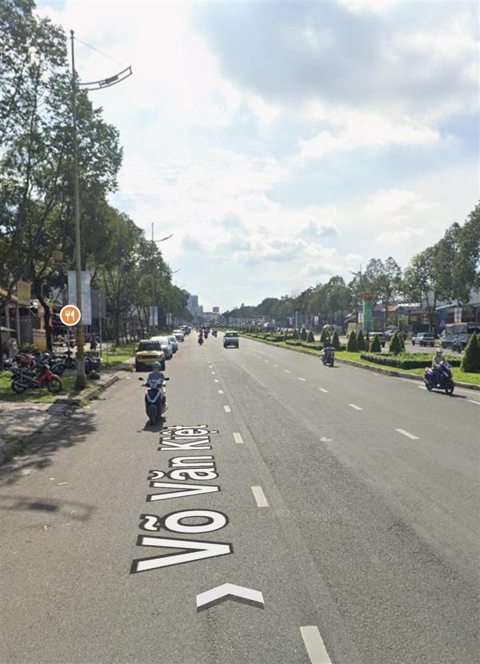 Cô tư cần bán gấp nhà 100m2 full thổ cư, shr cách đại lộ võ văn kiệt 300m. cho thuê liền được