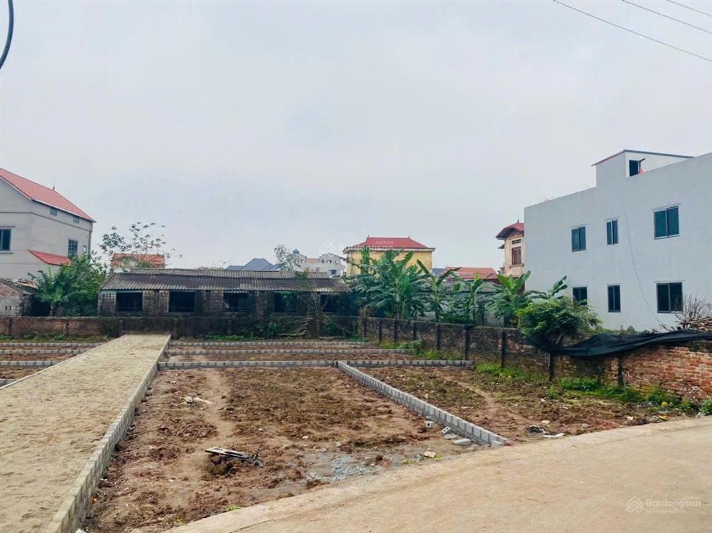 Chính chủ gửi bán lô góc tại đan kim ngay gần sân vận động. dt 77,3m2 full thổ cư sát 2 dự án