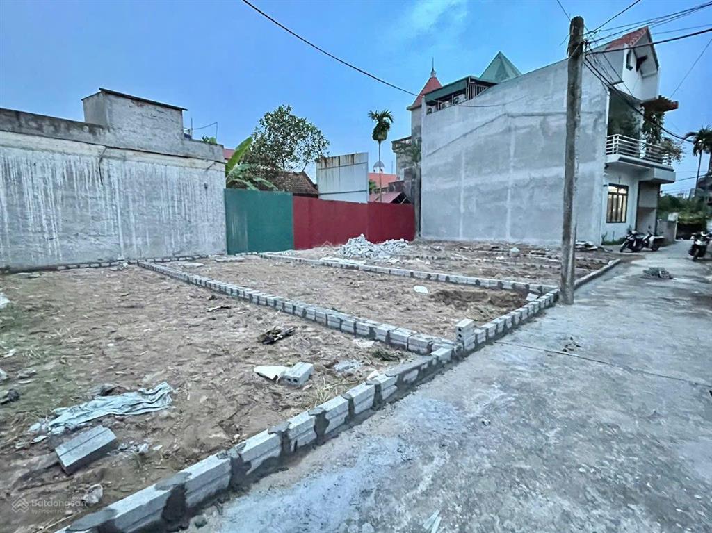 Chính chủ gửi bán lô f0 tại đan nhiễm xã văn giang hưng yên
diện tích nhỏ xinh chỉ 53,5m mặt t