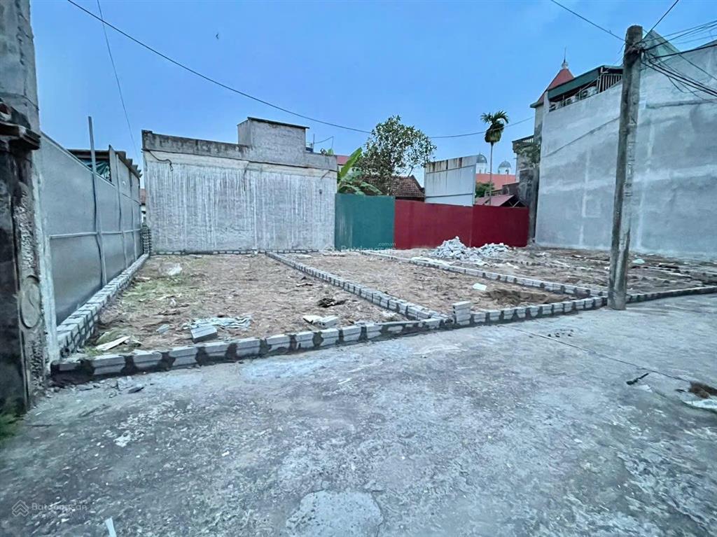 Chính chủ gửi bán lô f0 tại đan nhiễm xã văn giang hưng yên
diện tích nhỏ xinh chỉ 53,5m mặt t