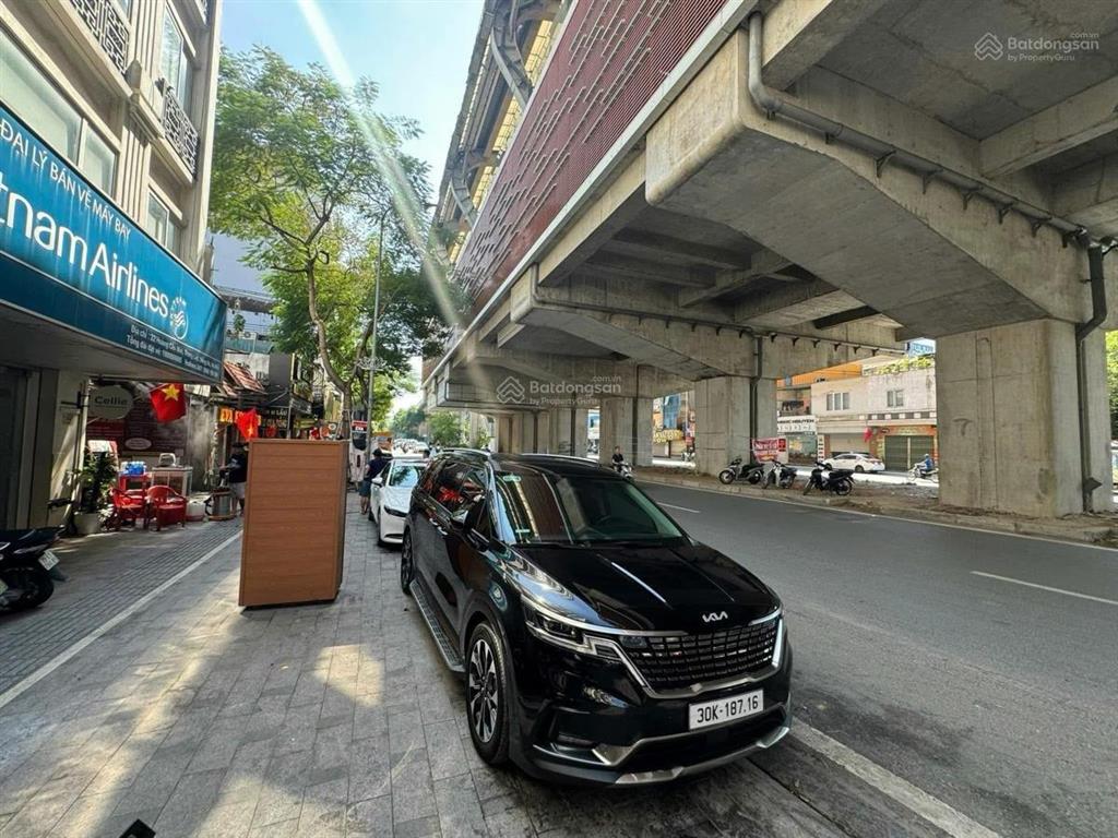 Bán nhà mặt phố hoàng cầu  lõi đống đa vị trí vàng, kinh doanh đỉnh cao, view hồ mát mẻ