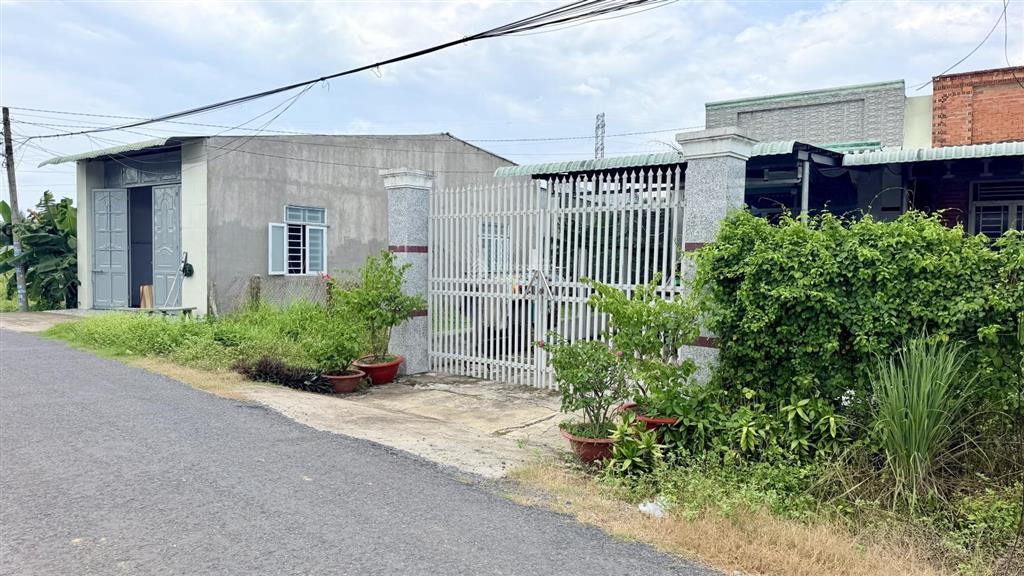 Bán nhà cấp 4 tại 1/ đặng văn trước, 890 triệu, 200m2, nhà nát giá rẻ, kh mua cần tân trang lại