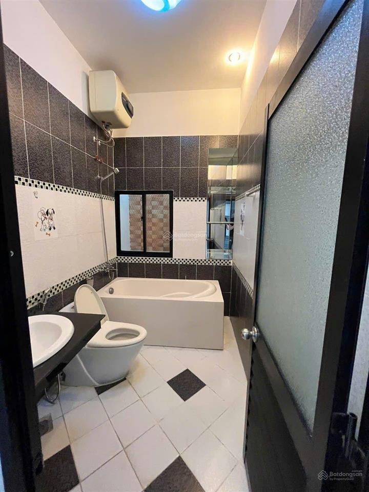 Hiếm bán nhà đẹp bình phú 1, đs 23  4,5x22m 4 tầng vào ở ngay