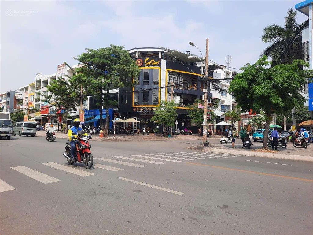Bán cặp nhà đôi khu tên lửa 8 x 20m 4 tầng  giáp đường số 19, coopmart chỉ 200m  có bán lẻ 1 căn