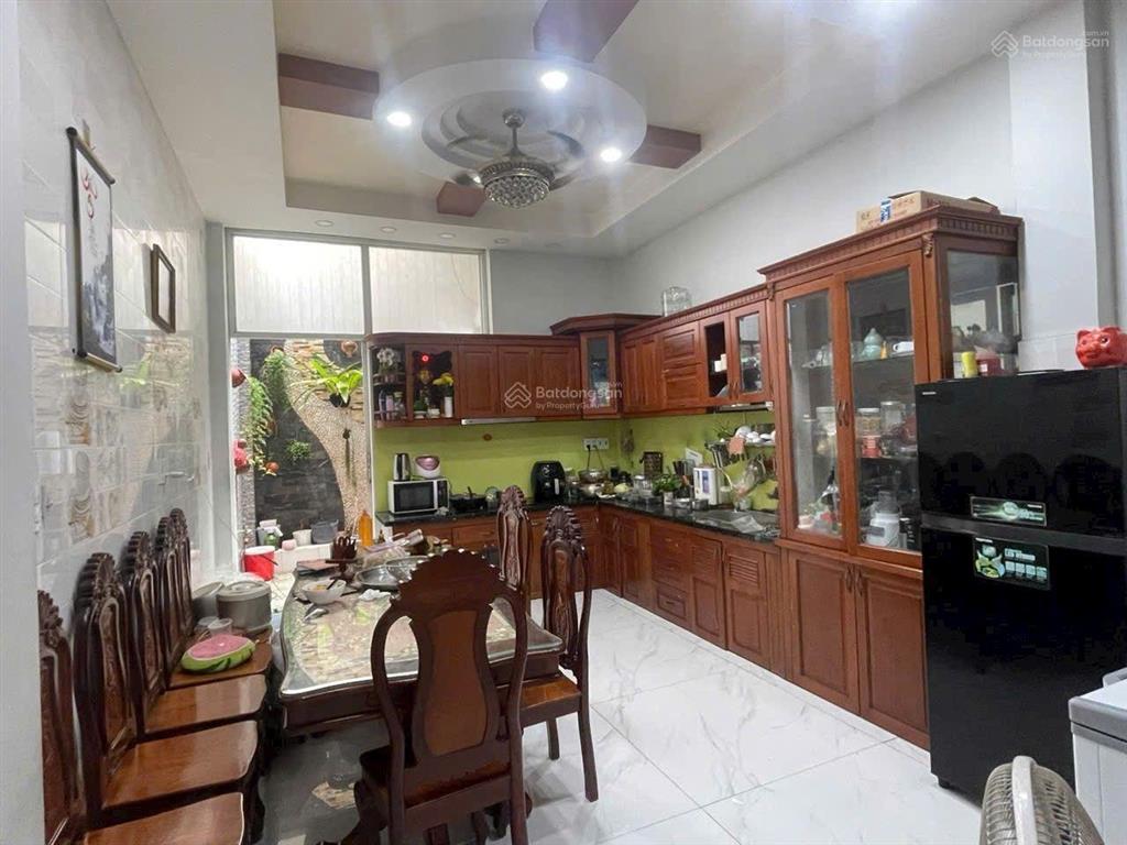 Bán cặp nhà đôi khu tên lửa 8 x 20m 4 tầng  giáp đường số 19, coopmart chỉ 200m  có bán lẻ 1 căn