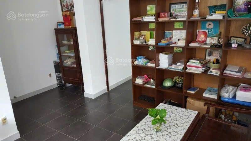 Bán biệt thự tên lửa  10x20m 3 tầng giá chỉ 21.8 tỷ